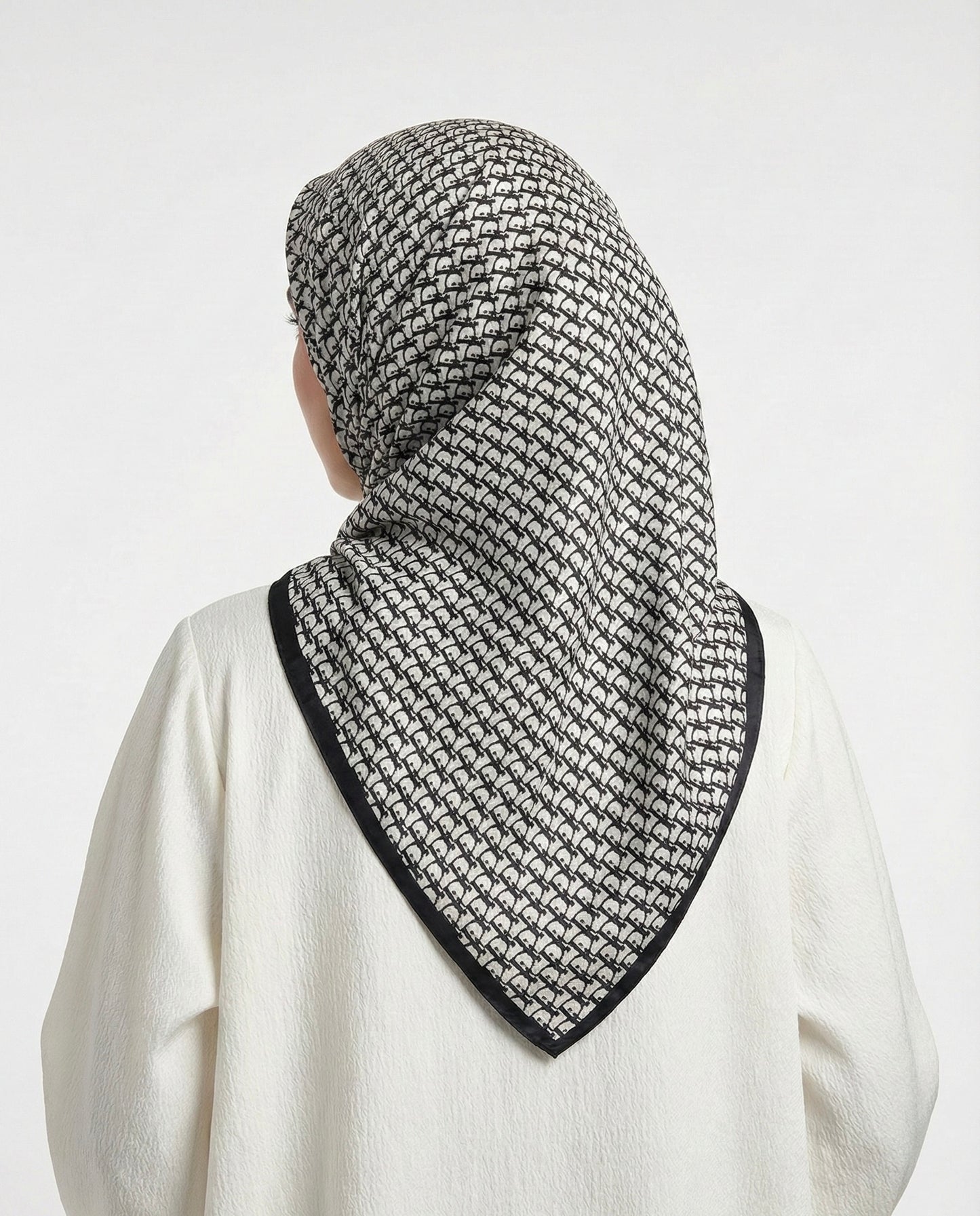 Square Hijab Silk - Black Pattern