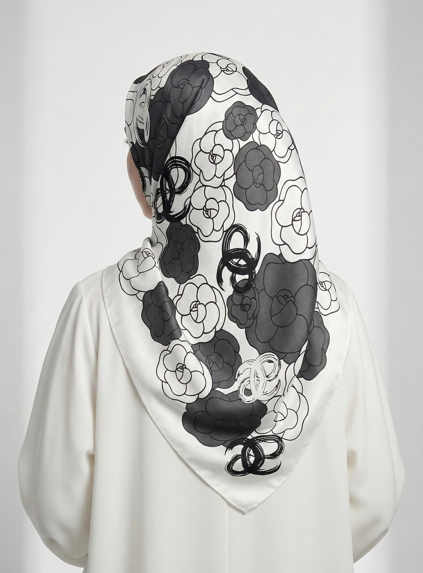 Square Hijab Silk - Floral White 