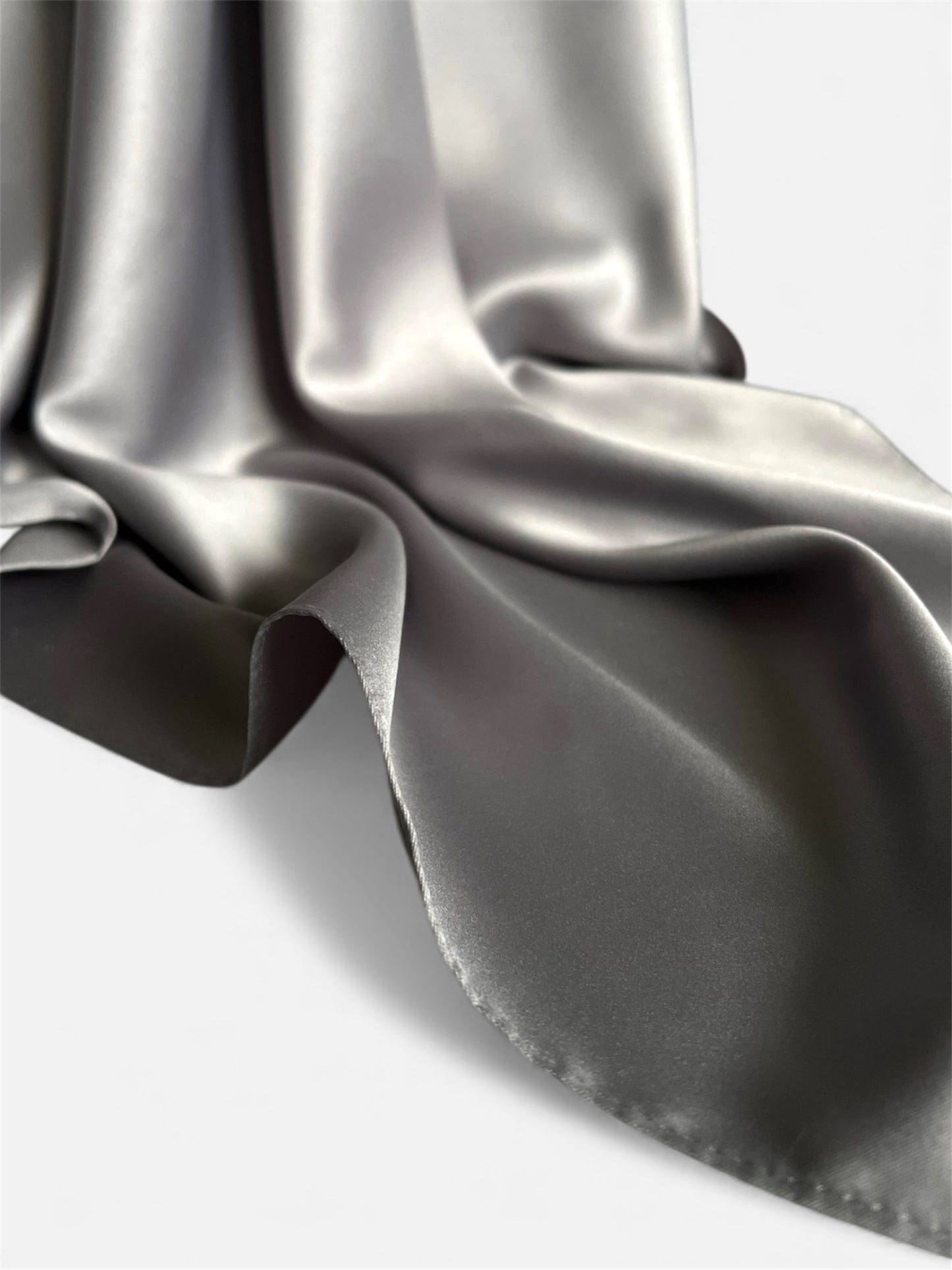 Kvadratisk Hijab Silk - Ljusgrå